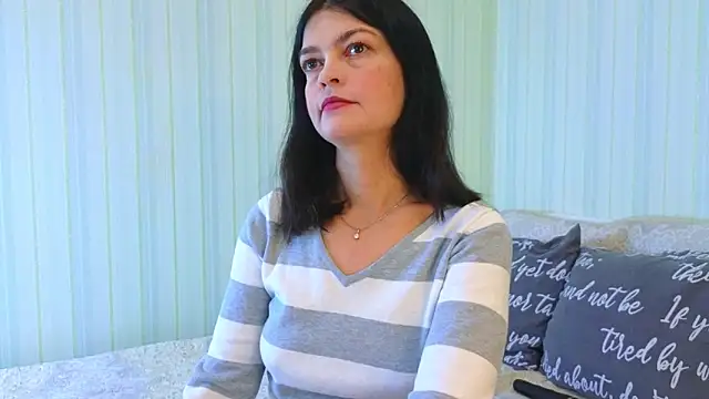  Lily  online show from 11-10-25, 07:18