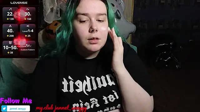 JannetPie online show from 10-28-25, 02:31