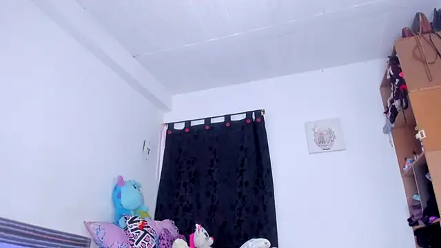 AlondraDiossa03 online show from 10-23-25, 07:34