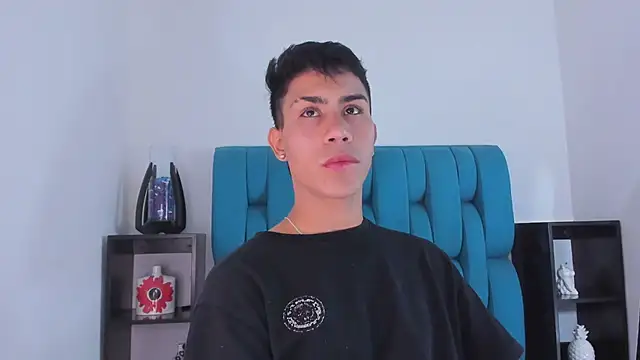 Snapshot of AlanNaughty chatting on 01-06-25, 09:22 AlanNaughty online show from 01-06-25, 09:22