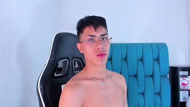 Snapshot of AlanNaughty chatting on 02-08-25, 04:57 AlanNaughty online show from 02-08-25, 04:57