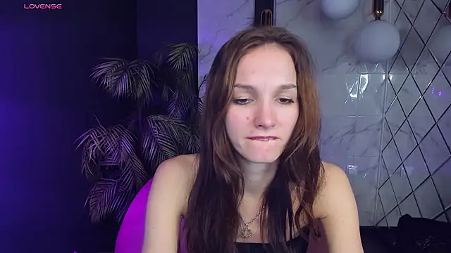 Snapshot of MirandaGlow chatting on 12-05-24, 12:11 MirandaGlow online show from 12-05-24, 12:11