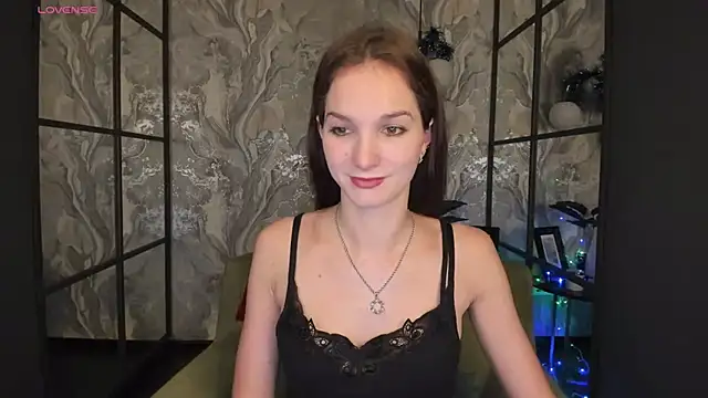 Snapshot of MirandaGlow chatting on 01-09-25, 05:44 MirandaGlow online show from 01-09-25, 05:44