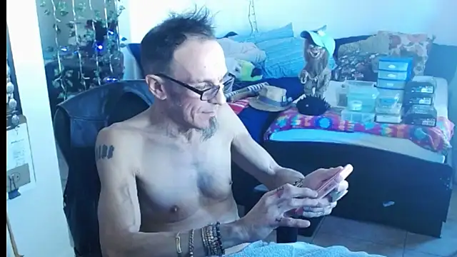 Snapshot of mycock2474u chatting on 02-25-25, 06:42 mycock2474u online show from 02-25-25, 06:42