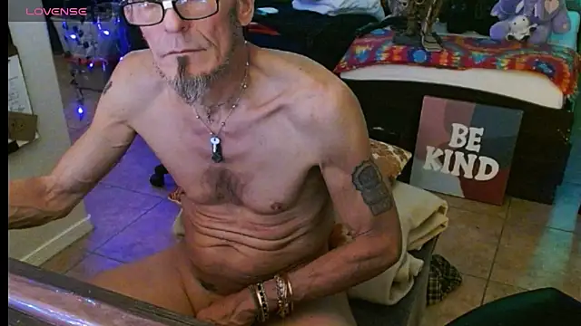 Snapshot of mycock2474u chatting on 03-15-25, 08:37 mycock2474u online show from 03-15-25, 08:37