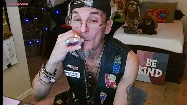 Snapshot of mycock2474u chatting on 03-21-25, 07:11 mycock2474u online show from 03-21-25, 07:11