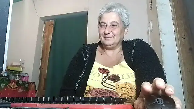 Snapshot of ExquisiteMature chatting on 09-21-25, 08:43 ExquisiteMature online show from 09-21-25, 08:43