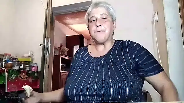 Snapshot of ExquisiteMature chatting on 09-24-25, 10:29 ExquisiteMature online show from 09-24-25, 10:29