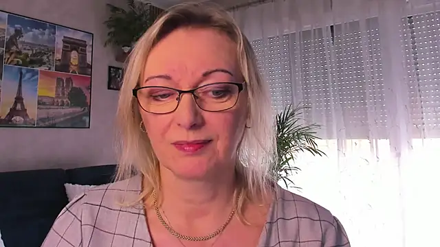 vanessa chat online show from 04-14-26, 01:39