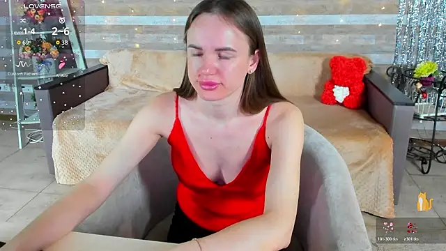 Snapshot of SusanSmit chatting on 02-13-26, 07:54 SusanSmit online show from 02-13-26, 07:54