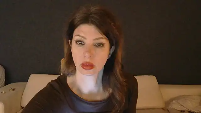 Snapshot of WhiteQueen888 chatting on 10-20-25, 02:12 WhiteQueen888 online show from 10-20-25, 02:12