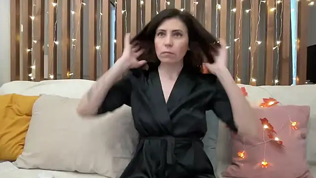 HotyWinter online show from 10-31-25, 08:48