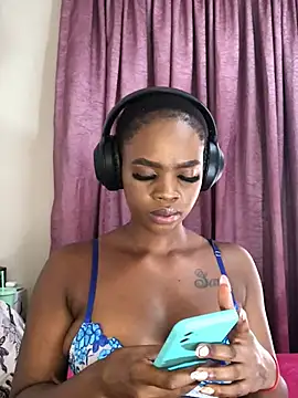 LuciousLips96 online show from 03-10-25, 07:42