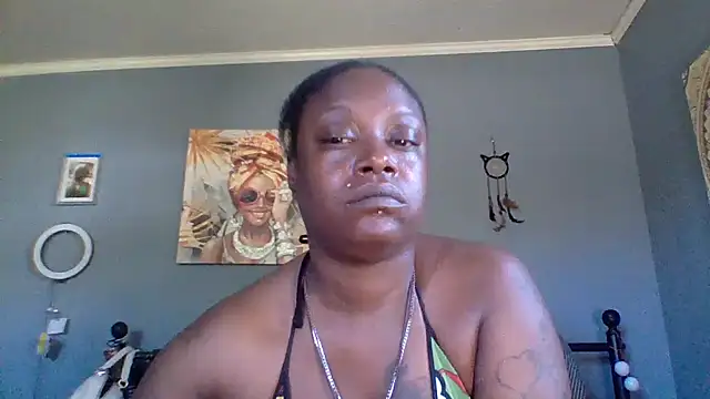 Snapshot of msdeedee chatting on 04-25-26, 01:52 msdeedee online show from 04-25-26, 01:52