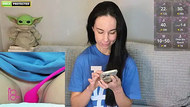 Snapshot of 3ight33nplus chatting on 02-10-25, 12:52 3ight33nplus online show from 02-10-25, 12:52