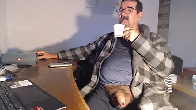 Snapshot of silvio-aus-luzern-CH chatting on 10-29-25, 06:15 silvio-aus-luzern-CH online show from 10-29-25, 06:15