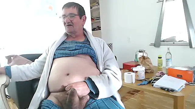 Snapshot of silvio-aus-luzern-CH chatting on 04-26-26, 06:22 silvio-aus-luzern-CH online show from 04-26-26, 06:22