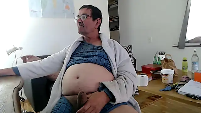 Snapshot of silvio-aus-luzern-CH chatting on 04-27-26, 07:28 silvio-aus-luzern-CH online show from 04-27-26, 07:28