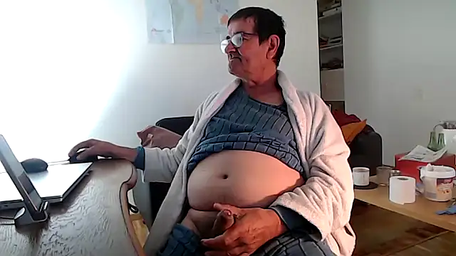 Snapshot of silvio-aus-luzern-CH chatting on 05-10-26, 06:51 silvio-aus-luzern-CH online show from 05-10-26, 06:51