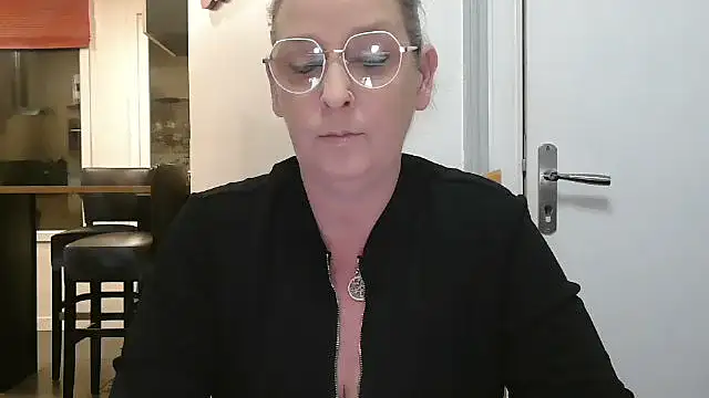 lilie69 online show from 11-26-25, 05:58