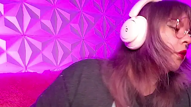 Satyn doll online show from 10-27-25, 11:52