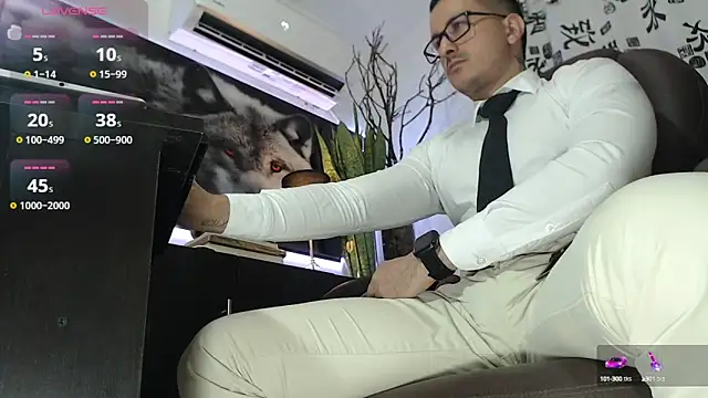 Snapshot of randyluke chatting on 12-13-24, 08:47 randyluke online show from 12-13-24, 08:47