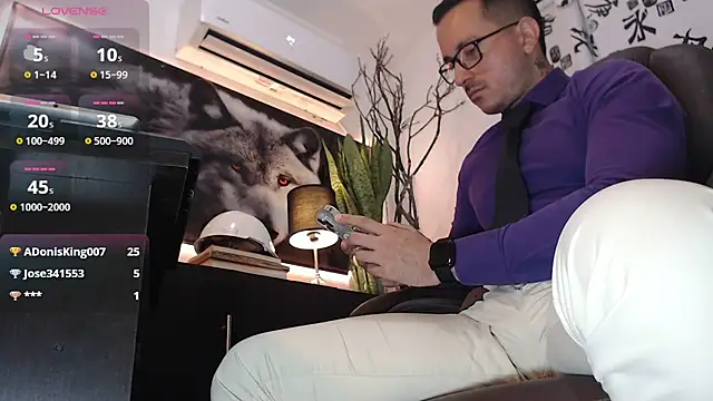 Snapshot of randyluke chatting on 12-15-24, 04:04 randyluke online show from 12-15-24, 04:04