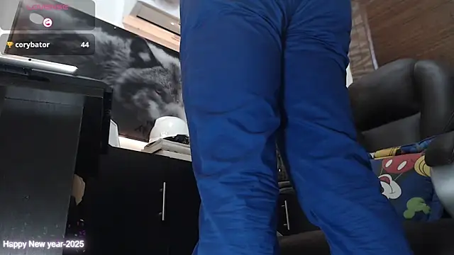 Snapshot of randyluke chatting on 03-11-25, 01:45 randyluke online show from 03-11-25, 01:45