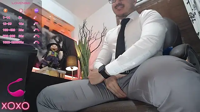 Snapshot of randyluke chatting on 10-12-25, 09:41 randyluke online show from 10-12-25, 09:41