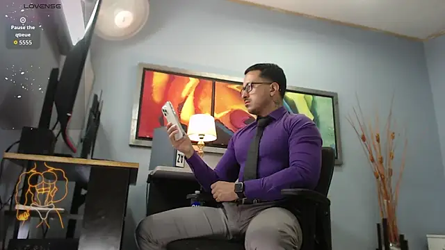 Snapshot of randyluke chatting on 04-28-26, 07:30 randyluke online show from 04-28-26, 07:30