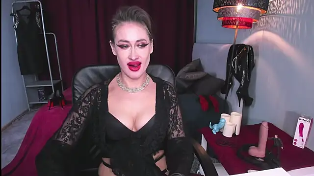 Snapshot of FrancesYork chatting on 01-19-25, 11:01 FrancesYork online show from 01-19-25, 11:01