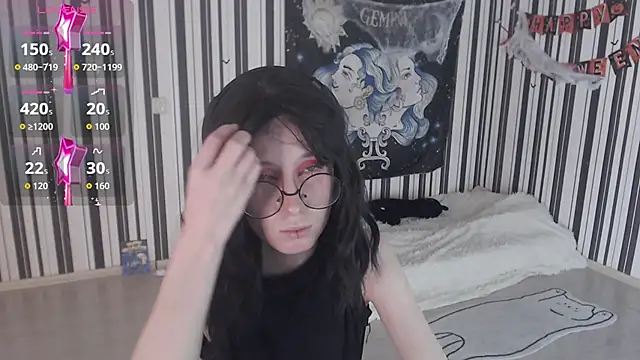 Snapshot of _Hanna_Moon_ chatting on 10-29-25, 11:56 Hanna Moon online show from 10-29-25, 11:56