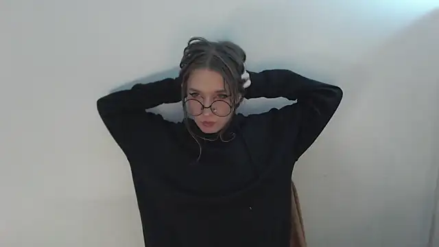  Hanna Moon  online show from 12-19-25, 12:12