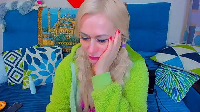 EllenMoore online show from 01-11-25, 05:41