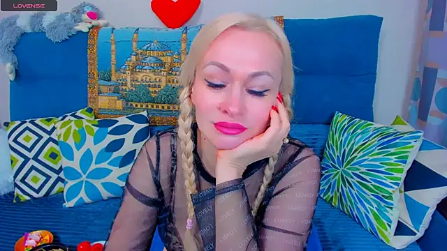 EllenMoore online show from 01-16-25, 02:30