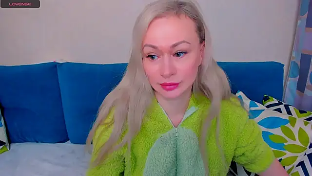 EllenMoore online show from 10-03-25, 03:03