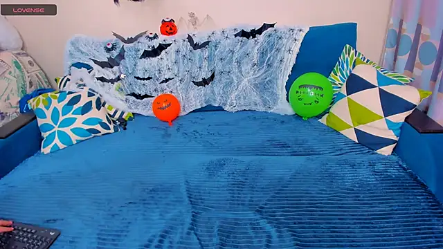 EllenMoore online show from 11-01-25, 03:08