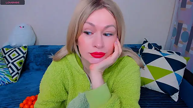 EllenMoore online show from 03-07-26, 03:03