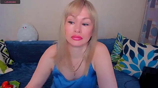 EllenMoore online show from 05-20-26, 03:13