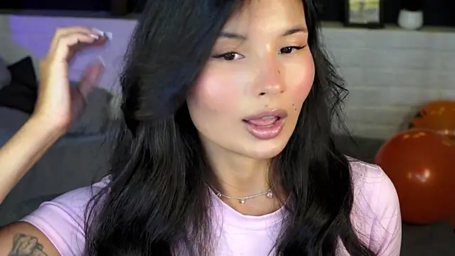 ErikaSoft online show from 10-28-25, 01:58