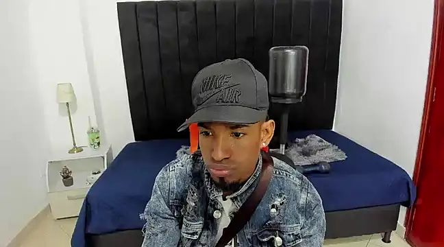 anhtony wayans online show from 12-18-24, 11:40