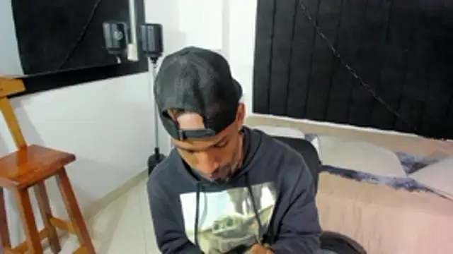 anhtony wayans online show from 10-24-25, 12:19