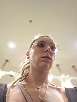 Snapshot of LilyOrion chatting on 12-03-24, 08:50 LilyOrion online show from 12-03-24, 08:50