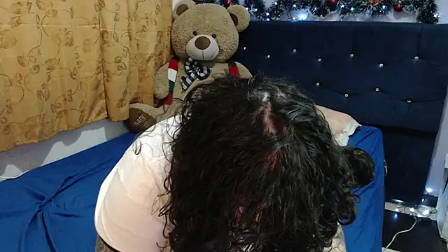 Snapshot of ANGELIQUE_KLANE chatting on 01-09-26, 05:10 ANGELIQUE KLANE online show from 01-09-26, 05:10