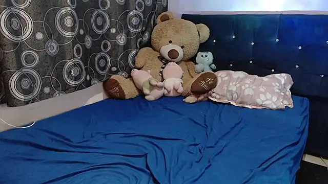 Snapshot of ANGELIQUE_KLANE chatting on 02-11-26, 05:01 ANGELIQUE KLANE online show from 02-11-26, 05:01