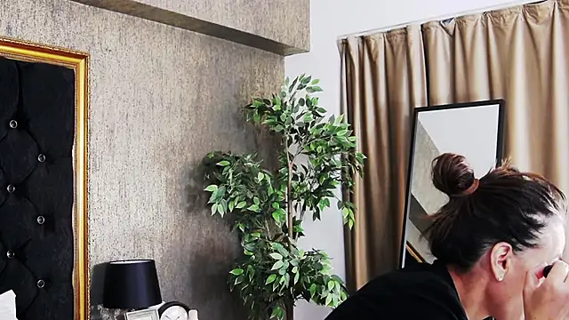 LisaCroft online show from 02-27-25, 03:58