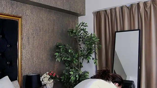 LisaCroft online show from 03-21-25, 06:05