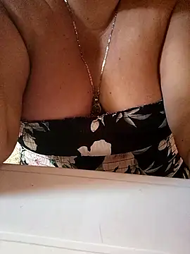 Brenda Berck  online show from 09-15-25, 01:44