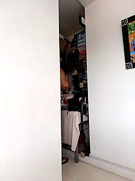 Brenda Berck  online show from 10-31-25, 01:12