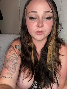 Kira tattoo online show from 07-18-26, 04:16
